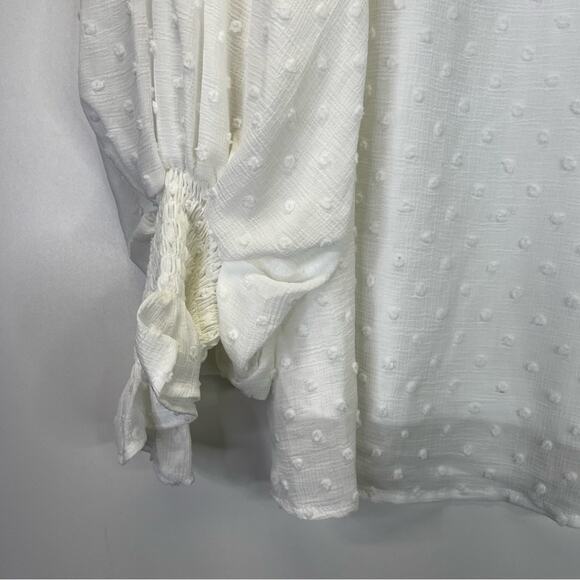 Vince Camuto V-Neck Swiss Dot blouse soft ecru - S - Picture 5 of 12